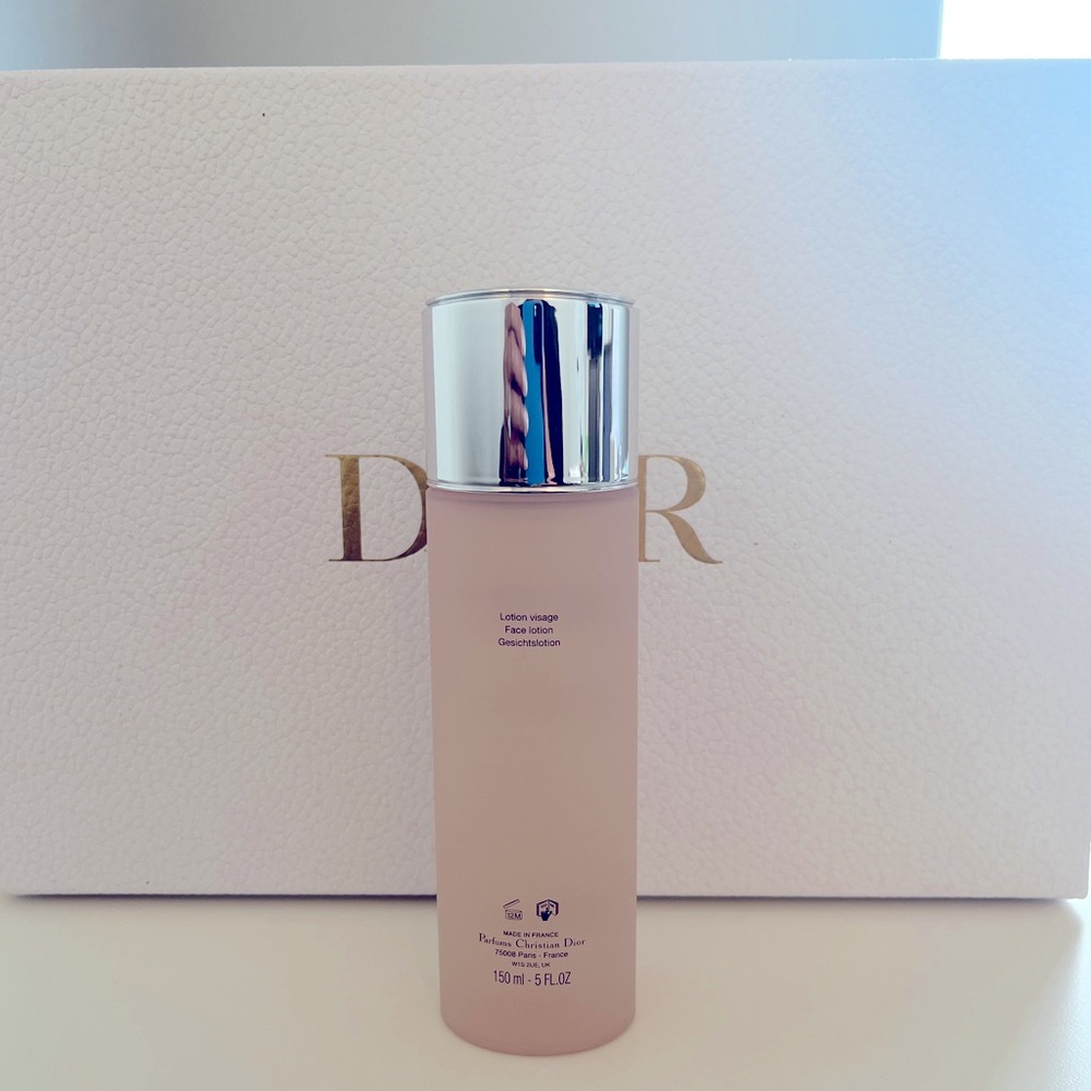 NWOT Dior capture Totale intensive lotion - 5oz - Picture 2 of 2